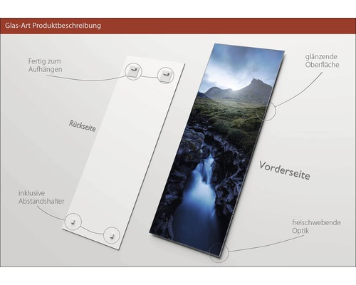 Productbeschrijving van de glaskunst met berglandschap aan de voorzijde en de achterzijde met afstandhouder om op te hangen.