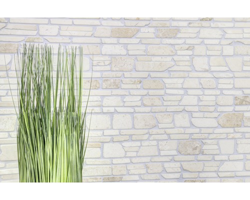 Natuurstenen wandbekleding met kunstgras