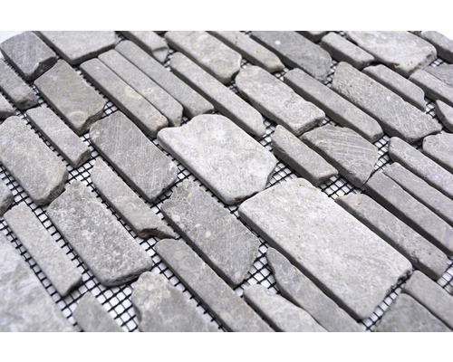 Mozaïektegel van natuursteen op een net