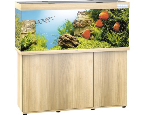 Aquarium met onderkast, gedecoreerd met stenen, planten en vissen
