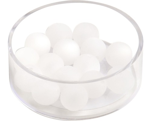 Glazen kogels in transparante schaal