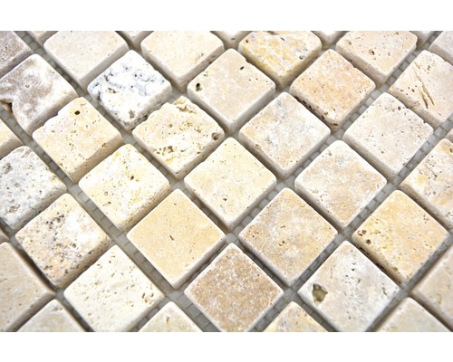 Travertin mozaïektegels in ruitpatroon