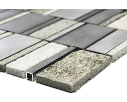 Close-up van een mozaïek van steen en aluminium