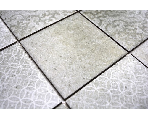 Close-up van vloertegels met verschillende patronen