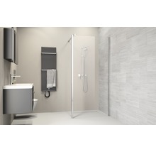 Badkamer met douche, wastafel en radiator