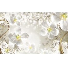 Decoratief behang met witte bloemen en gouden krullen voor wanddecoratie.