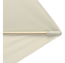 Detailopname van een parasol met houten frame