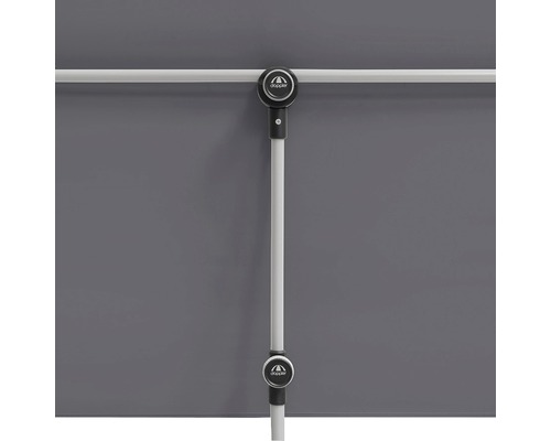 Detailaanzicht van een parasol met Doppler logo