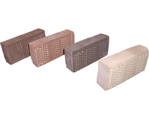 Vier straatklinkers met stippenpatroon