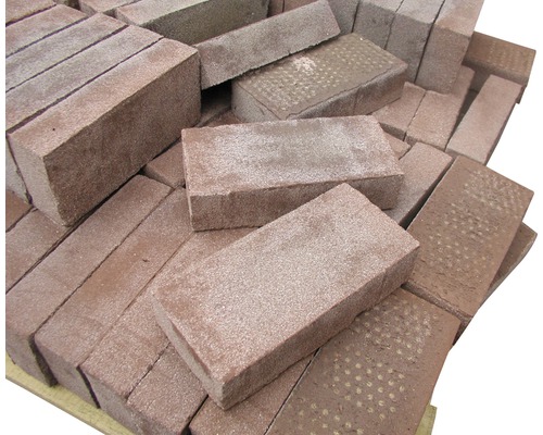 Stapel straatklinkers voor tuin- en landschapsarchitectuur