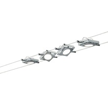 Vierkante hanglampen aan een staalkabel