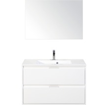 Badkamer met wastafelonderkast, wastafel en spiegel