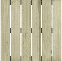 Houten terras element met verticale latten en tussenruimtes