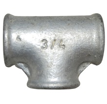 T-stuk van tempergietijzer met een afmeting van 3/4 inch.