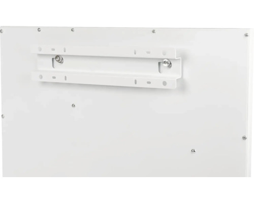 Achterkant van een radiator met montagerail