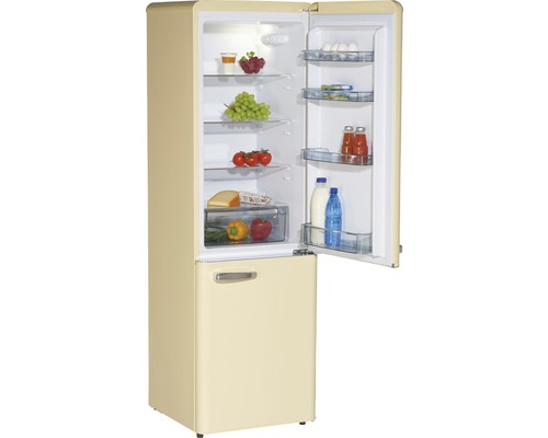 Geopende koelkast in retrodesign met voedsel