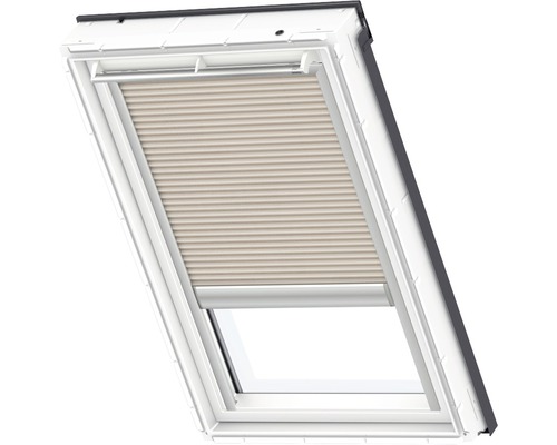 Dakvenster met plisségordijn voor verduistering