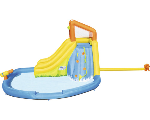 Opblaasbaar waterpark met glijbaan en zwembad