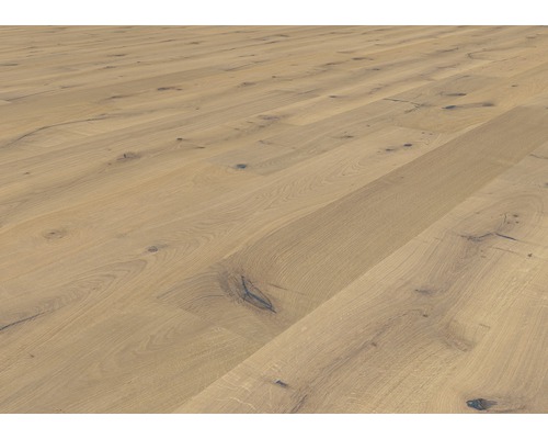 Houten vloer van eikenhout gelegd
