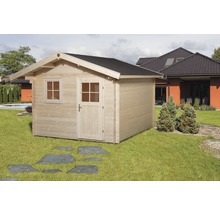 Houten tuinhuis met deur en ramen in de tuin
