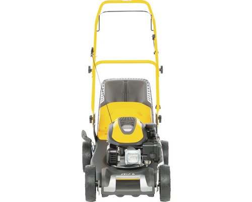 Vooraanzicht van een gele grasmaaier