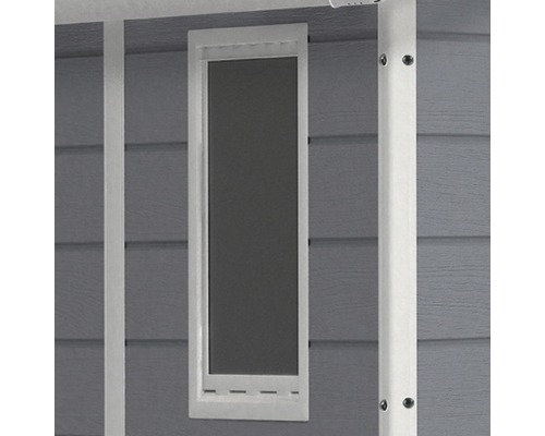 Detailopname van een tuinhuis met raam