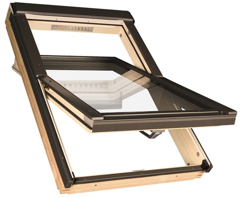 Geopend dakraam met houten frame