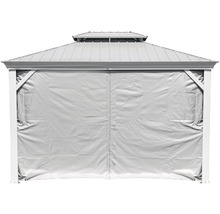 Paviljoen met gesloten gordijnen