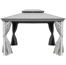 Paviljoen met metalen frame en gordijnen