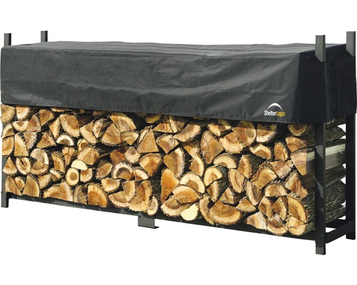 Houtopslag met hout en afdekking