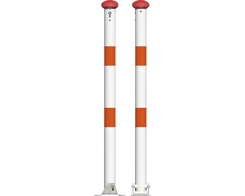 Twee verkeerspalen met markeringen