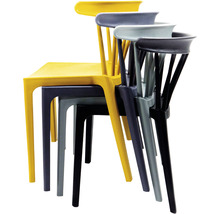 Stapelbare stoelen van kunststof