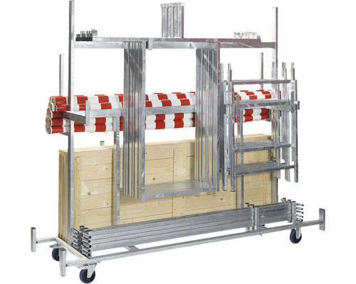 Hinderniswagen met hindernisstokken en houten blokken