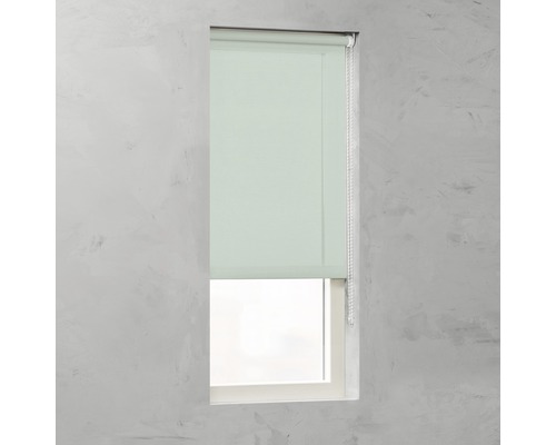 Binnenrolgordijn op het raam met kettingbediening