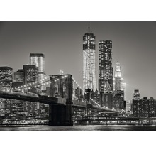 Nachtfoto van de Brooklyn Bridge en de skyline van New York