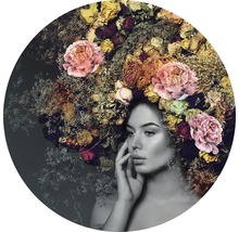 Decoratieve muurafbeelding van een vrouw met een bloemenhoofdtooi