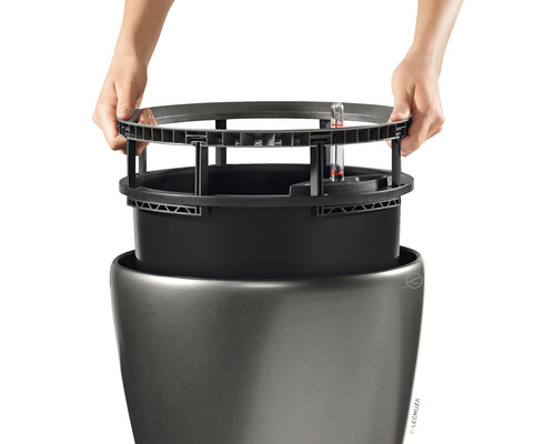 Lechuza plantenbak met irrigatiesysteem in detail