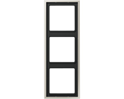 Drievoudig frame voor schakelaars en stopcontacten