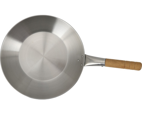 Metalen pan met houten handvat