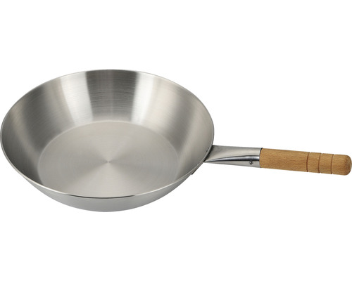 Metalen koekenpan met houten handvat