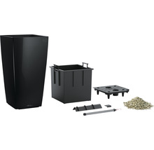 Zwarte plantenbak met accessoires