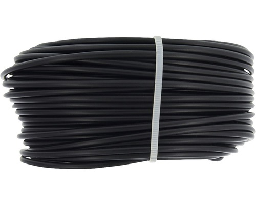 Zwarte elektriciteitskabel opgerold