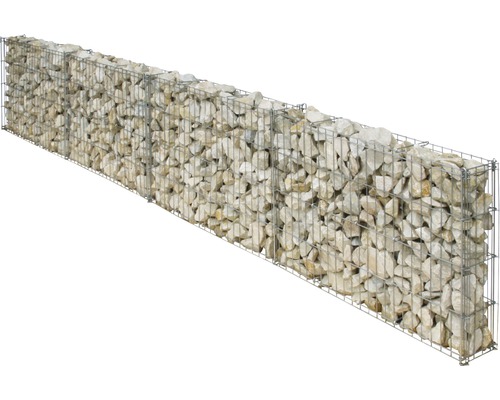 Schanskorf gevuld met stenen als privacyscherm en voor tuinontwerp