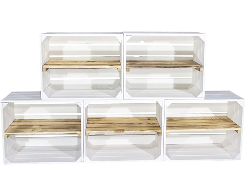 Vijf witte houten kratten met legplanken gestapeld