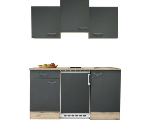 Compacte kitchenette met bovenkasten, spoelbak, kookplaat en koelkast