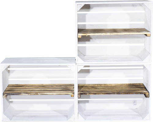 Stapel van drie witte houten kisten met plankinzet