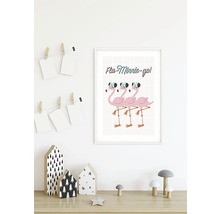 Decoratieve poster met flamingo''s in lijst op een tafel