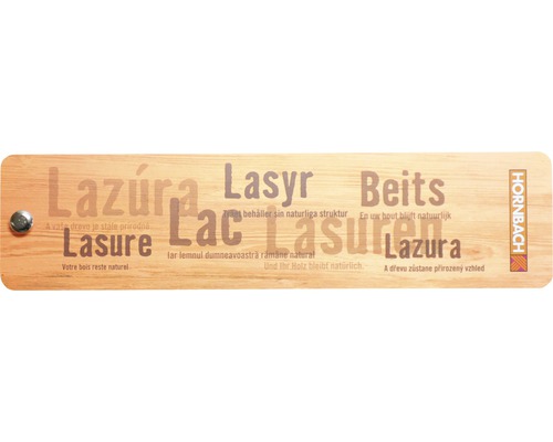 Houten plank met de tekst beits in verschillende talen en het Hornbach logo