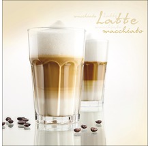 Twee Latte Macchiato glazen met koffiebonen