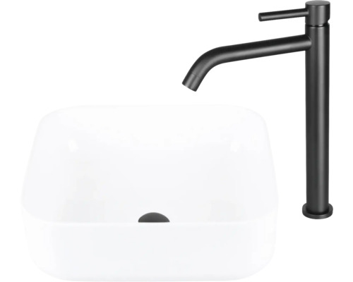 Wastafel en kraan voor de badkamer